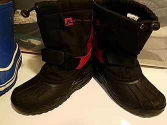 Snow booths warm boys size 2
