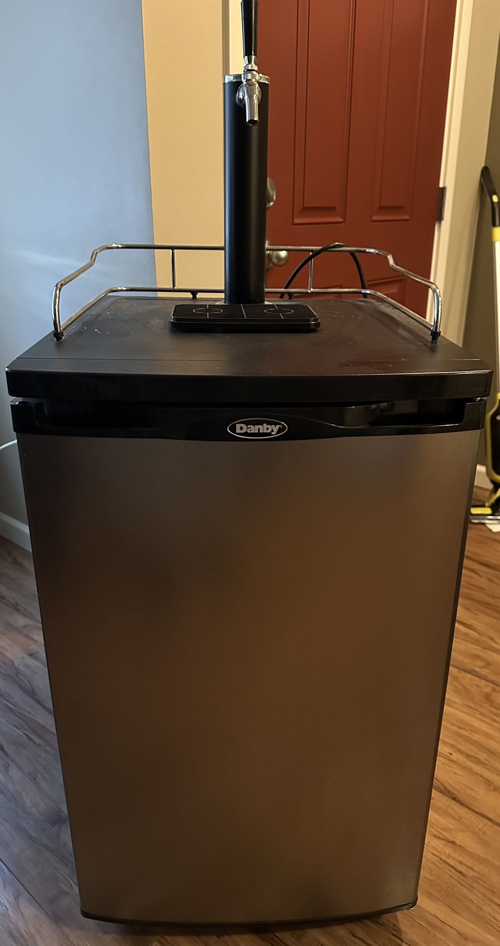 Danby Kegerator for Sale in Tumwater, WA OfferUp