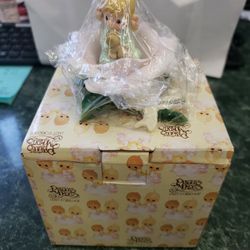 Precious Moments January Rose 🌹 Angel Figurine