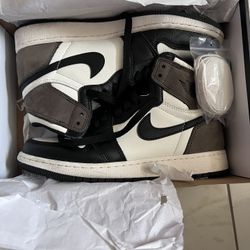 Jordan 1 Dark Mocha Size 7Y