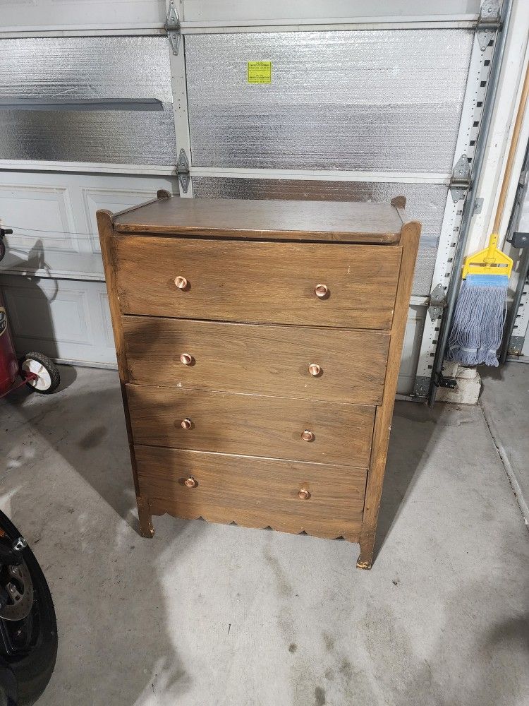 Old Dresser