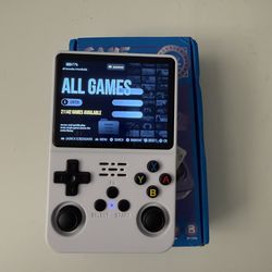R36S Retro Handheld Game Console