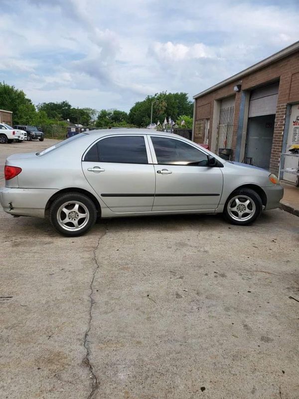2003 Toyota Corolla ce sedan 4D MANUAL trans for Sale in Houston, TX