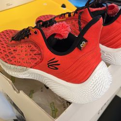 Curry Flow 9 Size 11.5 M “Elmo” Colorway