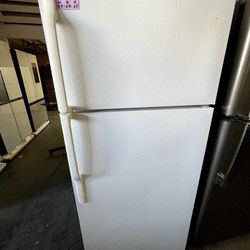 GE Refrigerator 