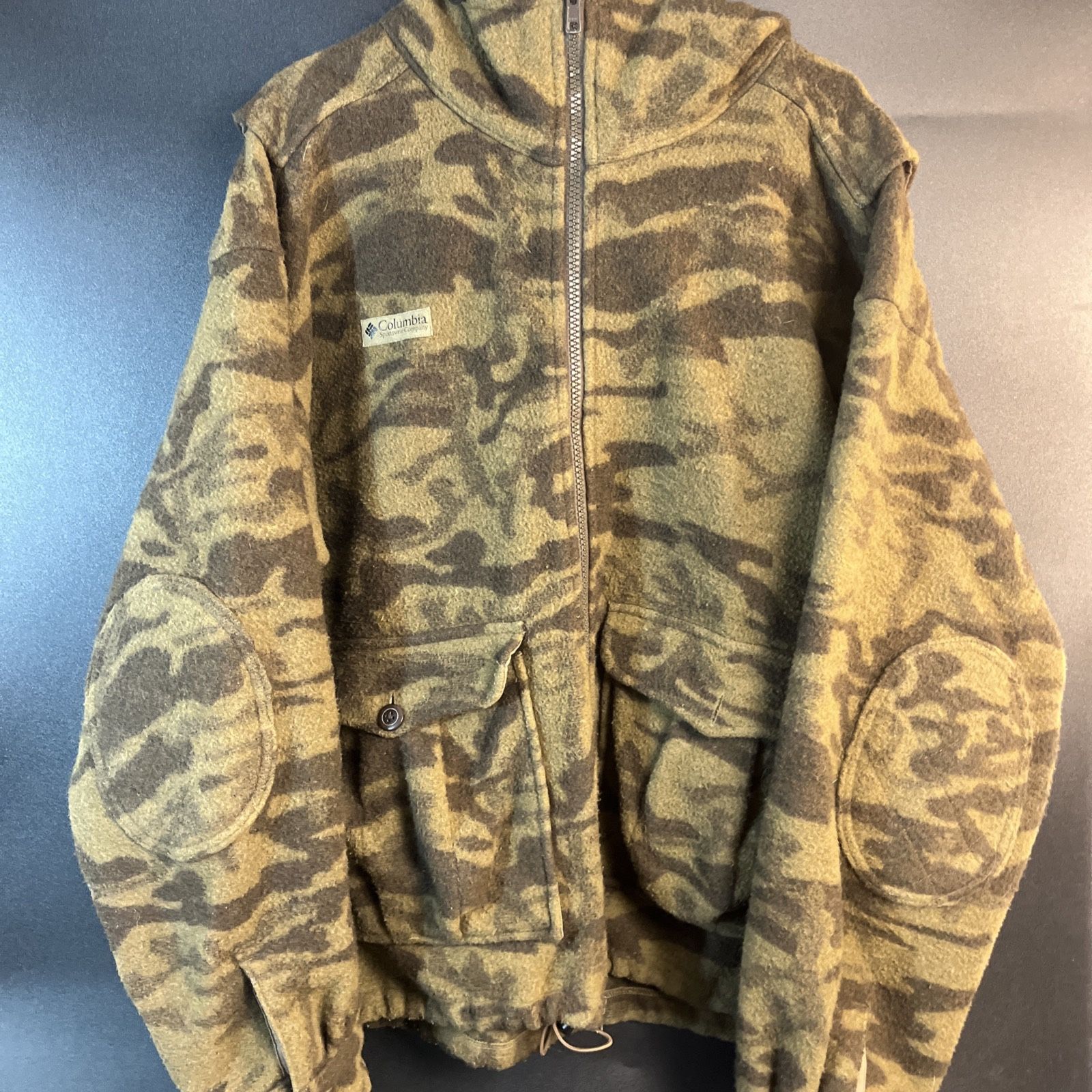 Columbia Gallatin Range Wool Blend Camo Hooded Hunting Jacket Mens XXL/2XL ***is missing one button on front pocket. Pictured*** selling as is