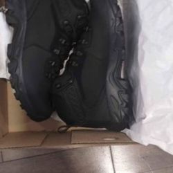 Columbia Men's Newton Ridge Plus Wp Hiking Shoe  / Snow Boots Size 10, Brand NEW in Box