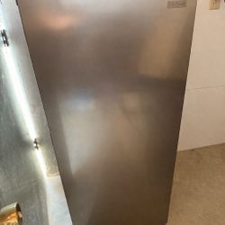 Stand Up Deep Freezer 