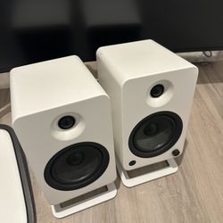 Kanto YU6 Powered Bookshelf Speakers with Bluetooth & Phono Preamp - Pair