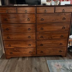 Dresser. Solid Wood
