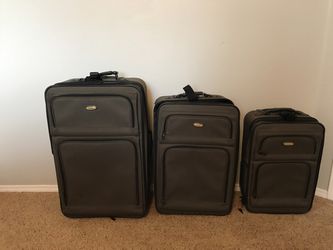 Designer Liz Claiborne 3 Piece Luggage Set for Sale in Huntington Beach, CA  - OfferUp