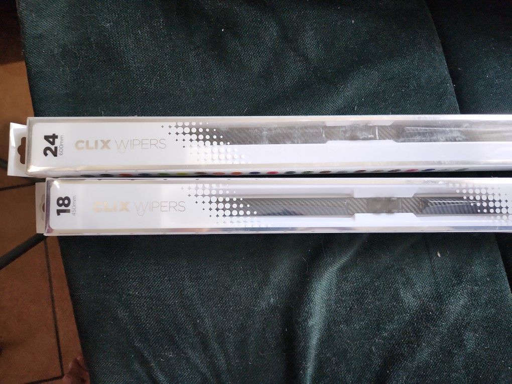 CLIX Auto Black Carbon Wiper Blade 18" & 24"