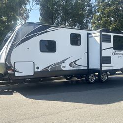 2018 Imagine Travel Trailer 26FT Slideout 