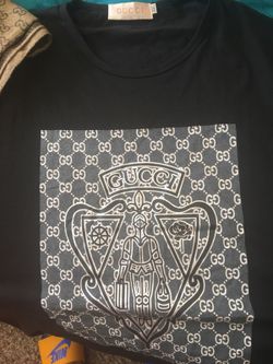 BrandNew Gucci shirt For 150$ or trade with money