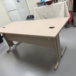 Commercial Tables & Chairs