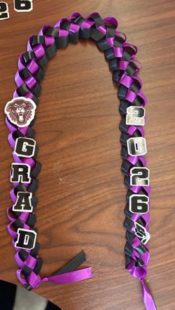 grad  lei’s