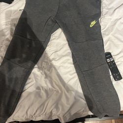 Nike Tech Fleece Pants