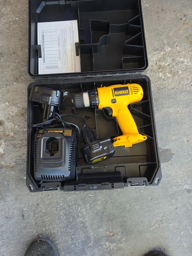 Dewalt12V Drill W/batteries And Charger Brand-new