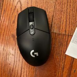 Logitech G304 SuperLight Speed Gaming Mouse