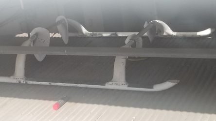 Helicopter landing gear