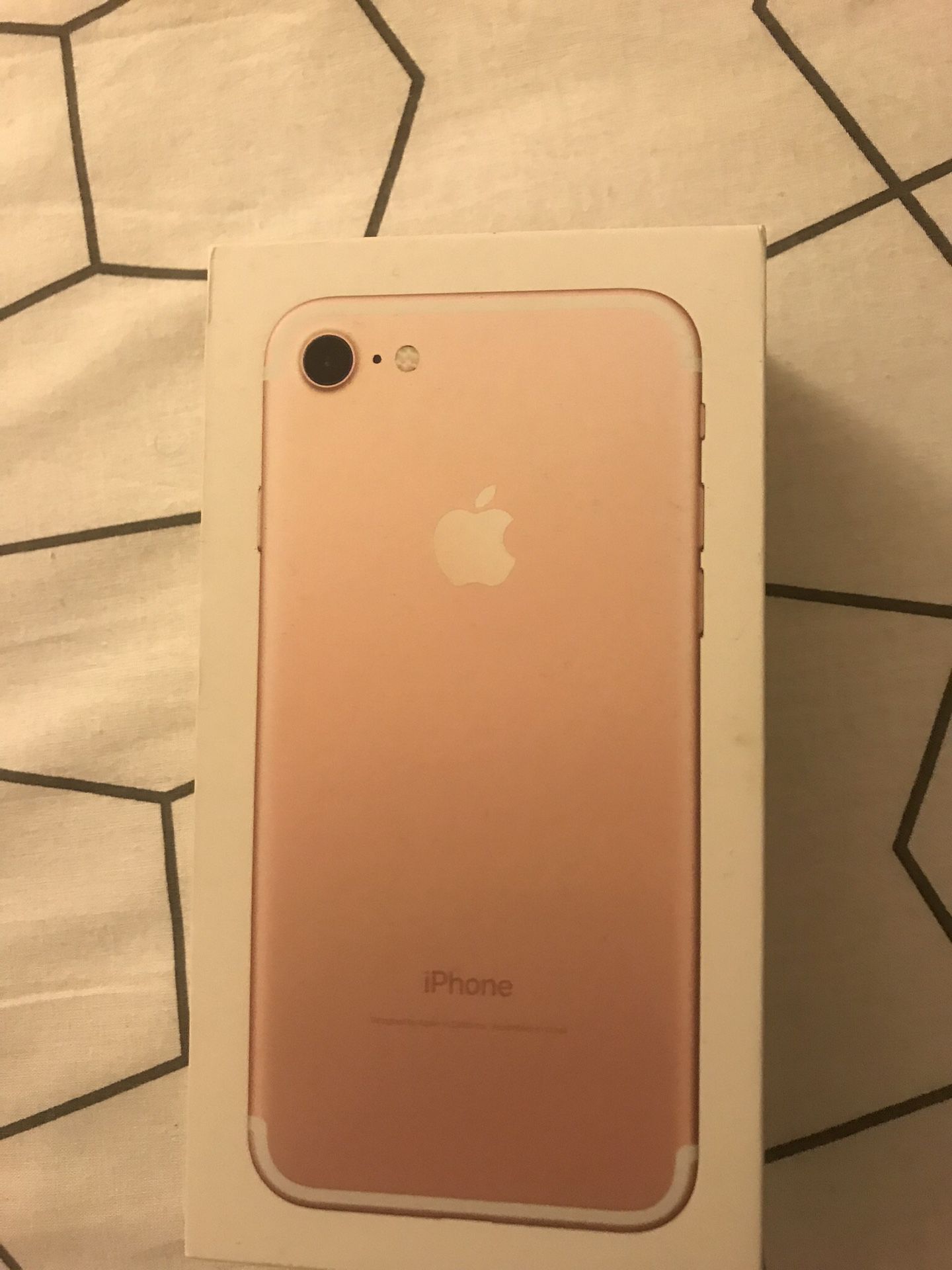 iPhone 7 126GB Rose Gold with charger and headphones