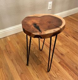 Cute little end table/stand