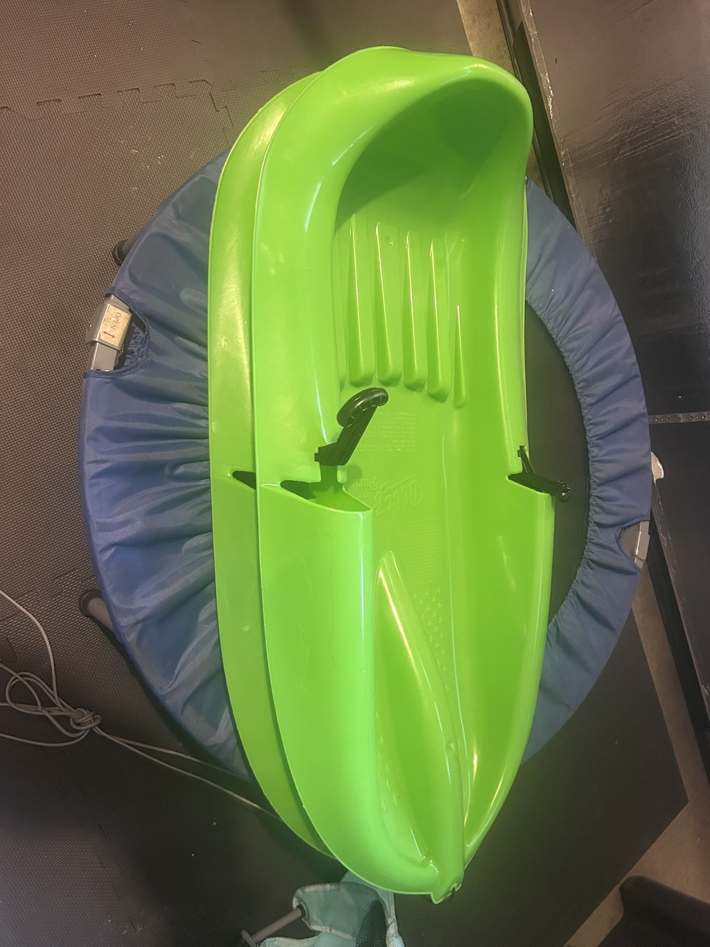 Sleds With Steering