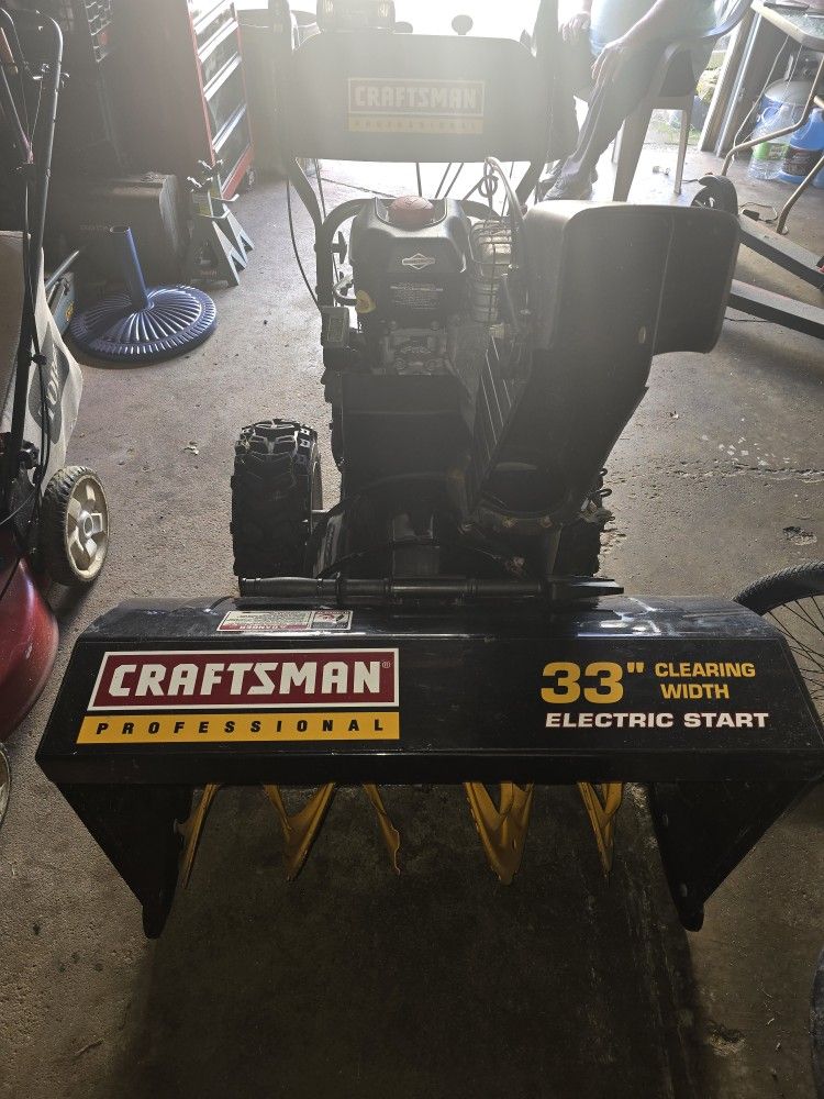 Craftsman snow blower runs great Parma pickup see details below or in pics