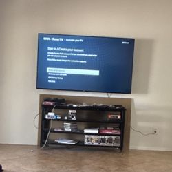 70” Smart Tv With Wall Mount