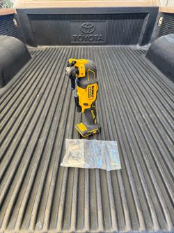 DEWALT ATOMIC 20V MAX Cordless Brushless Oscillating Multi Tool (Tool Only)