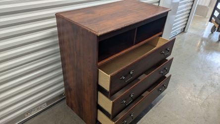Ashley dresser. Free delivery 👍