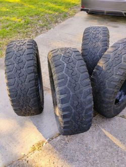 4 Llamtas LT 275/65R20.