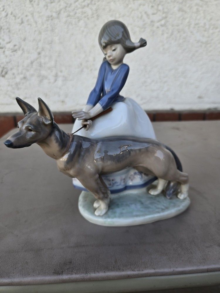 Lladro Figurine