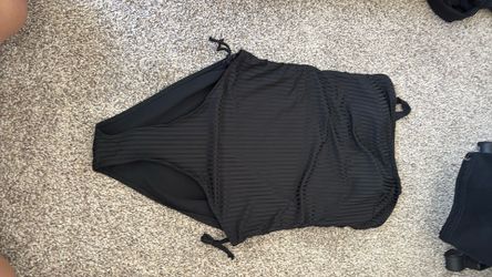 Black swim suit