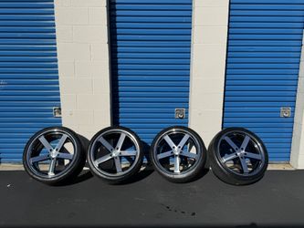 20” Giovanna Wheels – Staggered – Clean – Ready to Mount