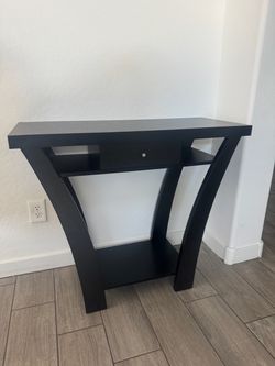 Black Entry Table