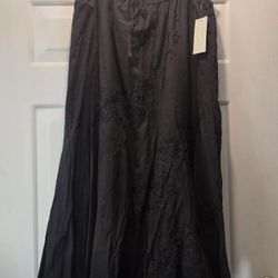 NWT  Metro Wear Skirt 
