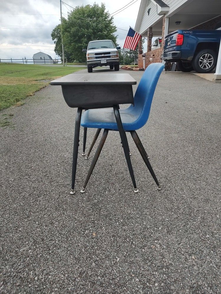 Student Desk With Chair