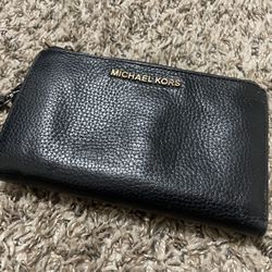 Michael Kors Wallet (Black & Gold)