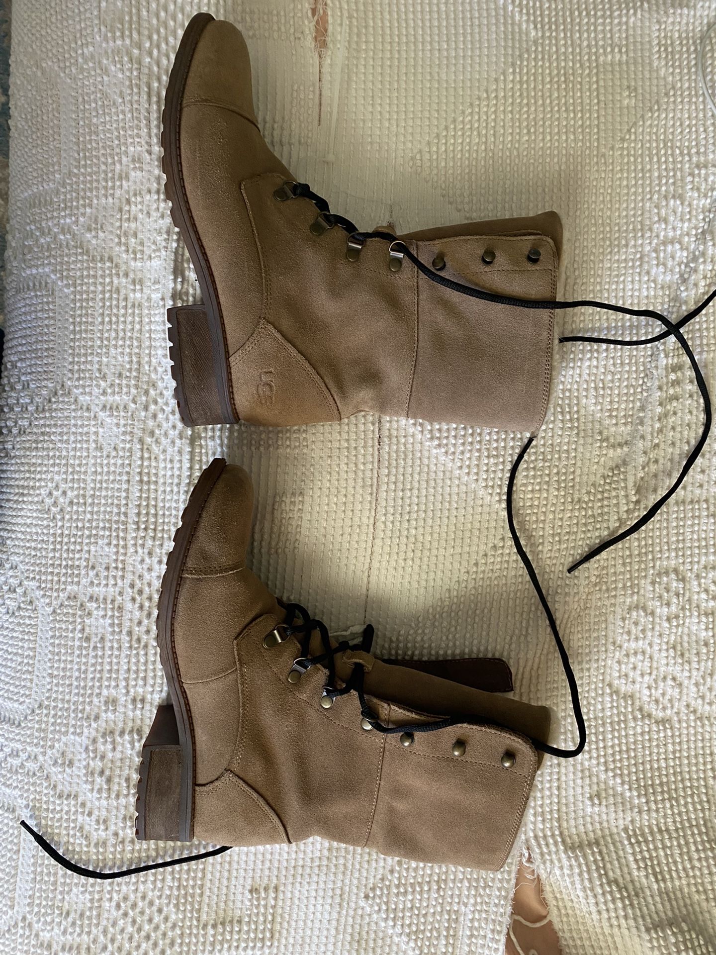 Uggs Boots Womens size 8