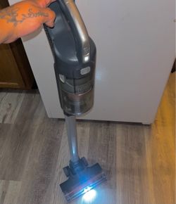 CORDLESS VAC (120$ value)