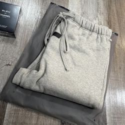 Essential Sweats Size M 
