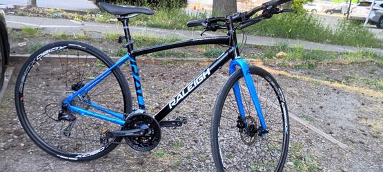 Raleigh cadent 4 hybrid 700cc Aluminum frame
