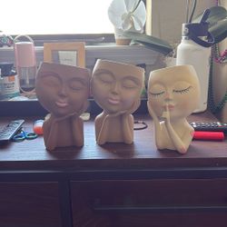 Female flower pots 
