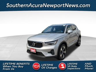 2025 Volvo XC40