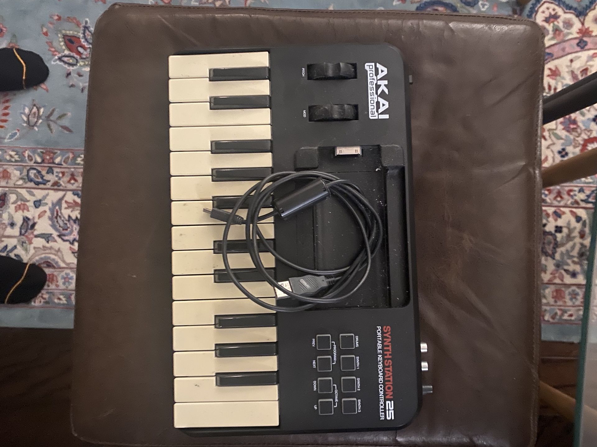 Akai Mini Portable Midi 25 keyboard Controller 