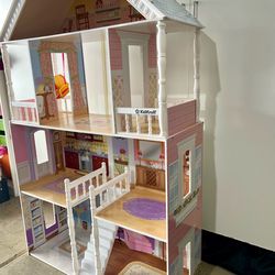 Wood Doll House