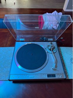 Pioneer PL-630 Quartz PLL Fully Automatic Direct Drive Turntable Works great