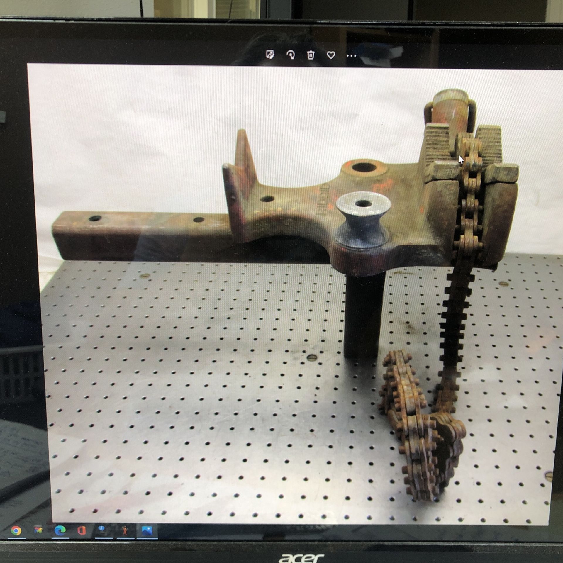 RIDGID BC 810 Chain Pipe Vise 1/2-8” W/receiver Hitch Mount