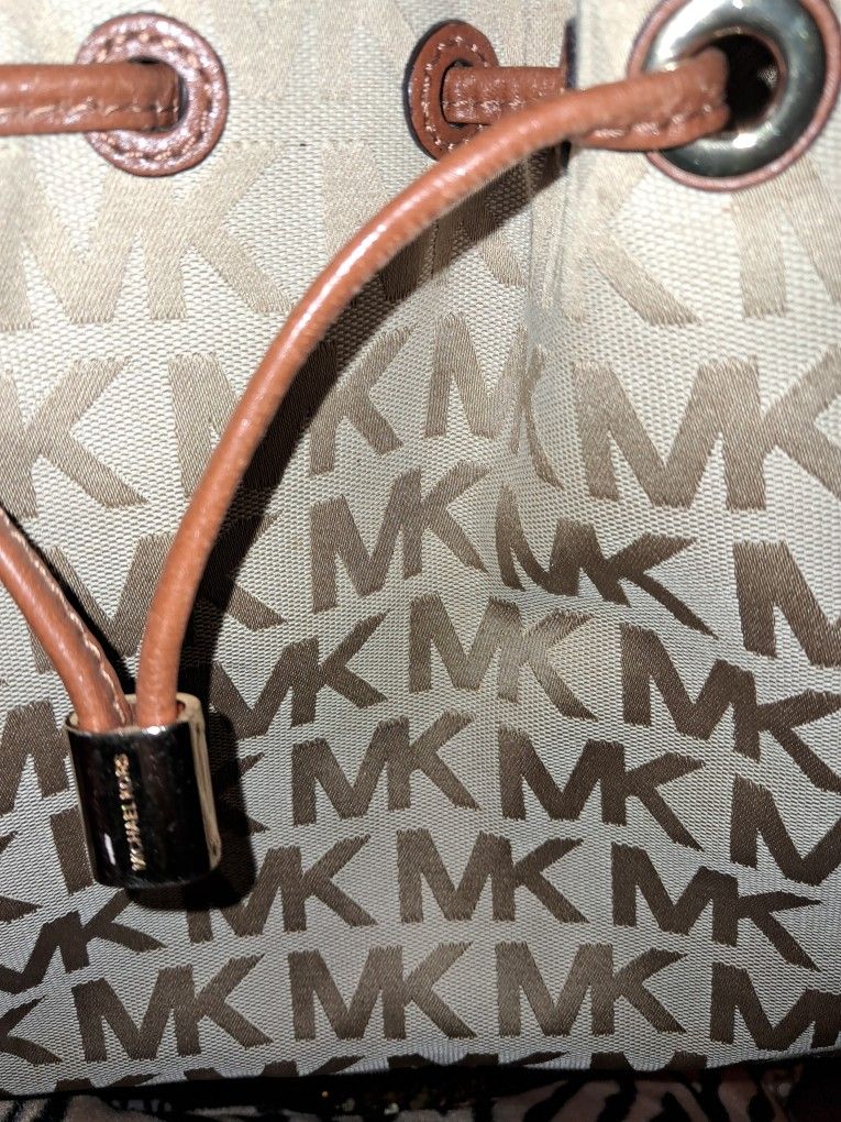 Michael Korr Purse In Excellent Condition Leather Trim 60.00